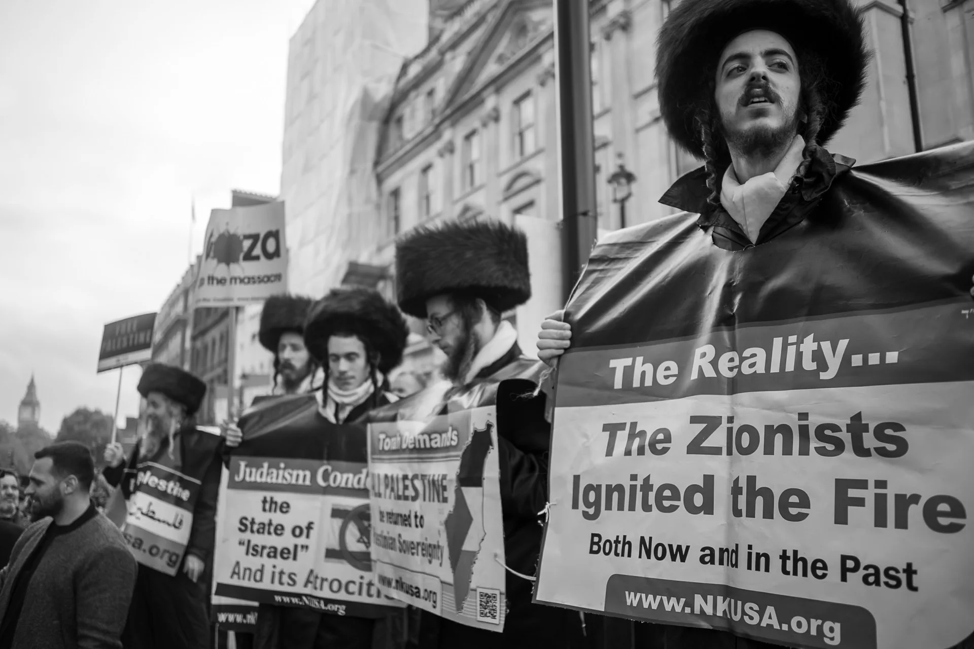 A group of Jewish protesters supporting the Palestinian cause in London, 2024 - Luv - Vincenzo Lullo | Documentary Photography