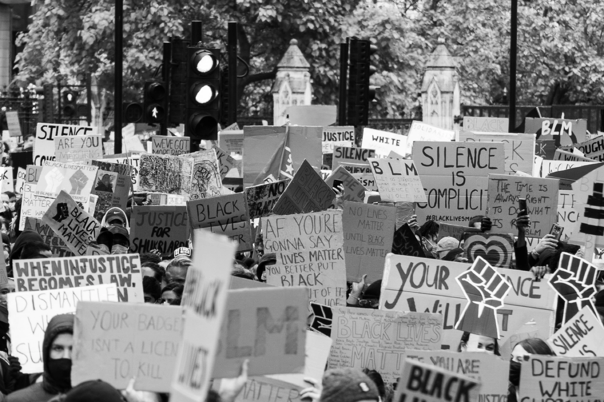 Black Lives Matter protest signs - Photo documentary | Leica V-Lux | 25mm f/2.8 | 1/160s | ISO 125