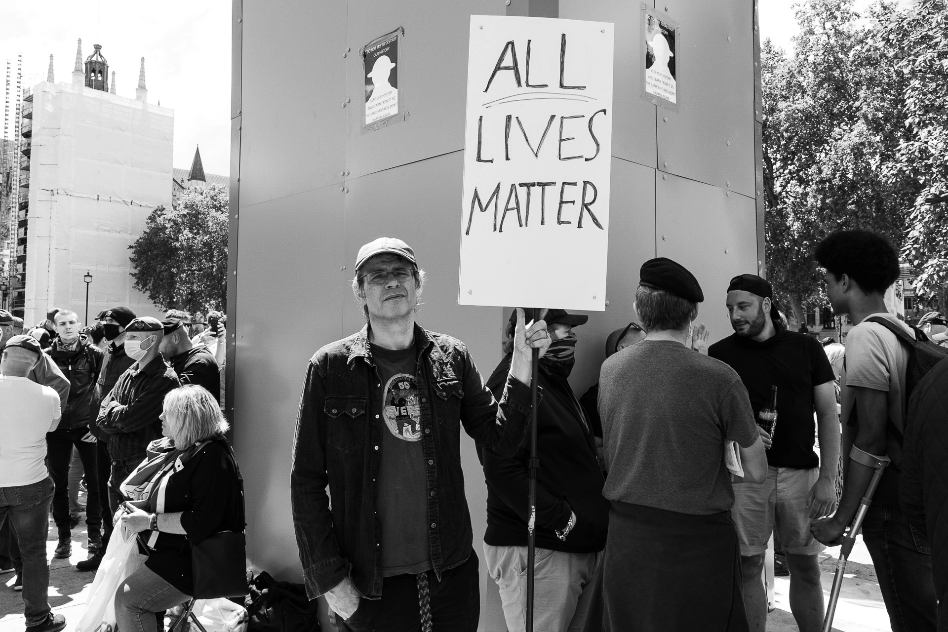 Far Right protect Churchill statue in London - Photo documentary | Leica V-Lux | 28mm f/4.5 | 1/250s | ISO 125